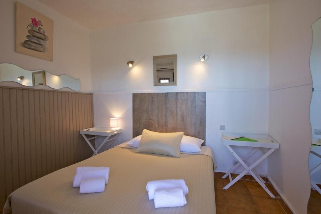 Hotel Le Niobel - Hotel De Charme Belgodere  Room photo
